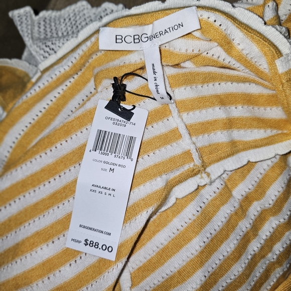 NWT- BCBG Generations Sleeveless Stripe Top sz- Med - Picture 3 of 4